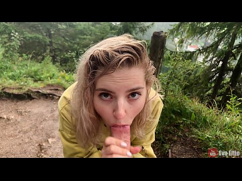 ❤️ Girl swallows cum sawise bukkake umum - Eva Elfi ❌ Video jancok ing kita  ﹏